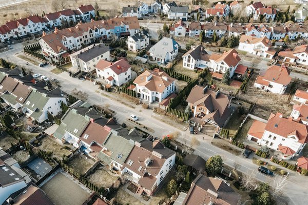 Aménagez une allée de jardin pour optimiser l'espace et sublimer votre extérieur